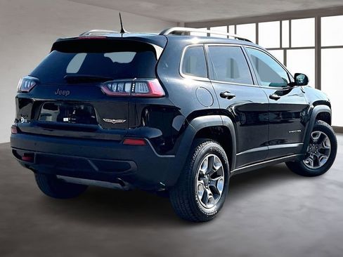 Used 2019 Jeep Cherokee Trailhawk w/ Comfort/Convenience Group AWD/4WD image 3