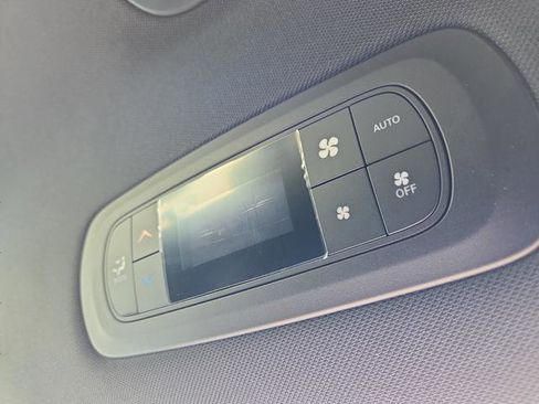 New 2026 Chrysler Pacifica Select image 33