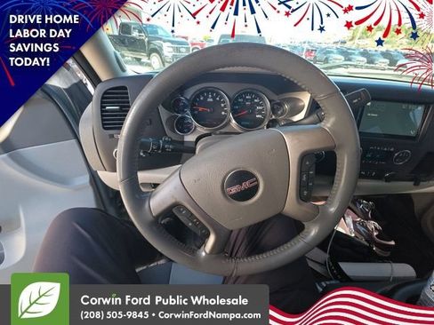 Used 2014 GMC Sierra 2500 SLE w/ SLE Preferred Package AWD/4WD image 19