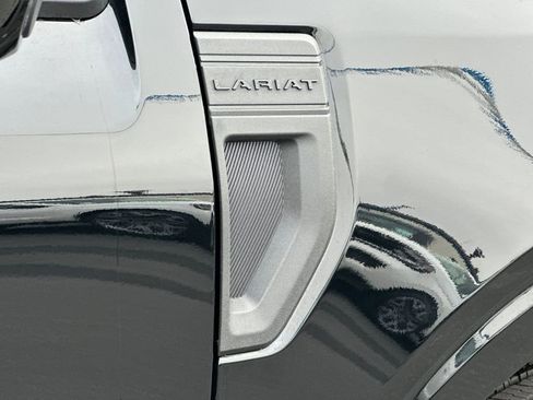 New 2025 Ford Maverick Lariat w/ Black Appearance Package image 6