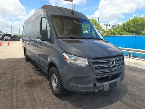 Used 2019 Mercedes-Benz Sprinter 170 image 3
