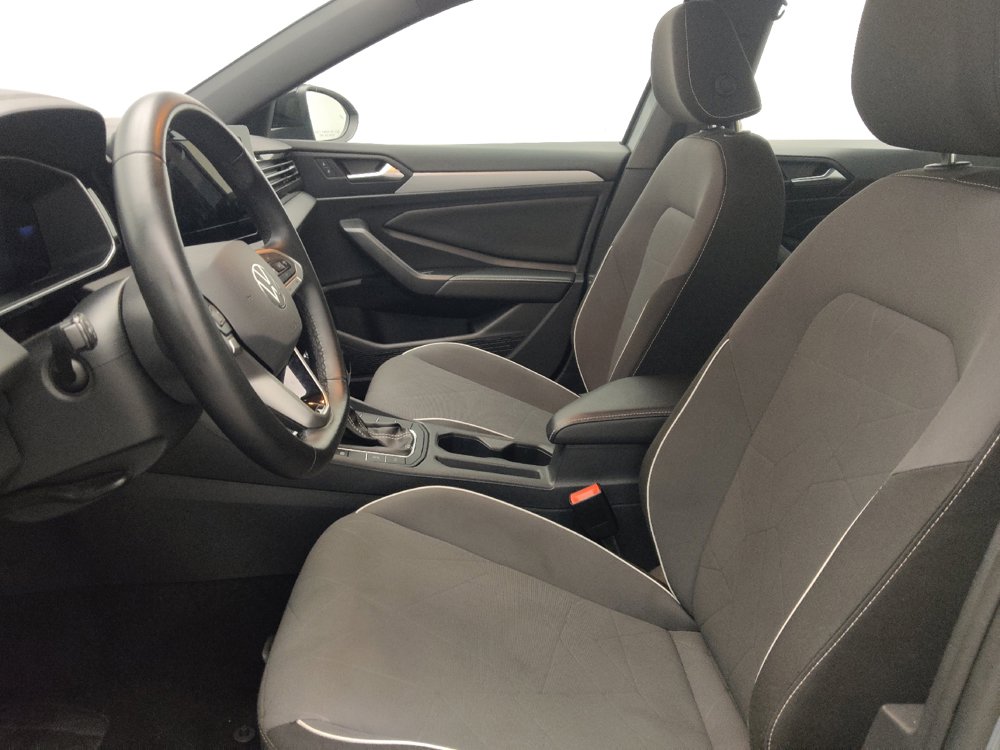 Used 2025 Volkswagen Jetta Sport FWD image 17
