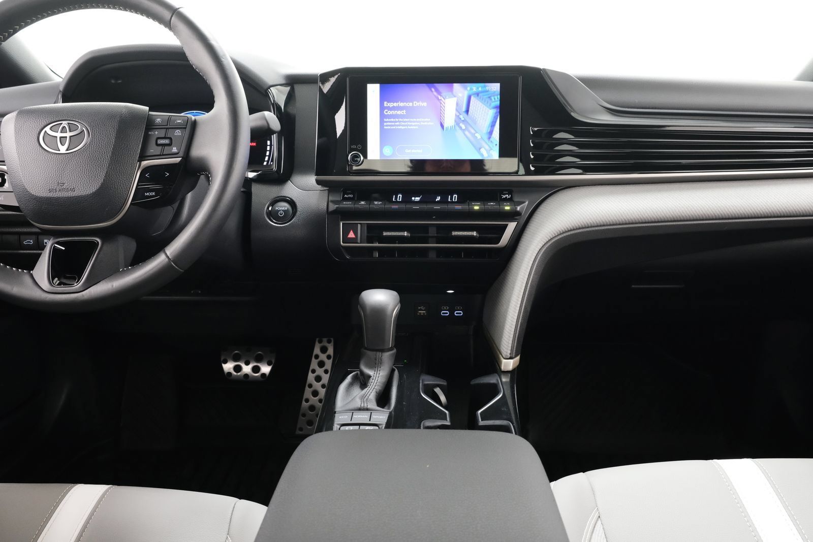 Used 2026 Toyota Camry SE w/ Convenience Package FWD image 9