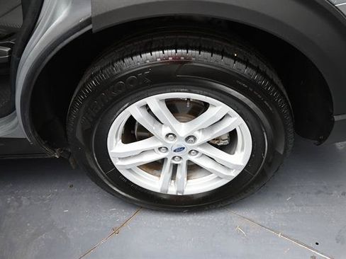 Certified 2024 Ford Explorer XLT RWD image 23