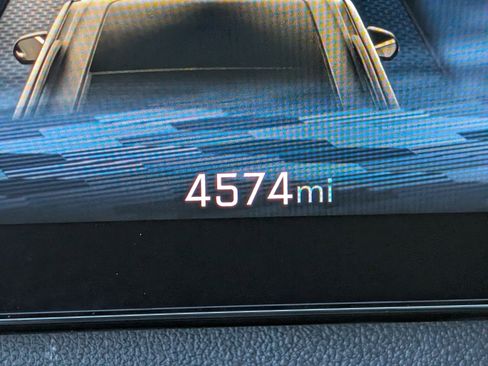 Used 2025 Chevrolet Traverse Z71 w/ Driver Confidence Package image 24