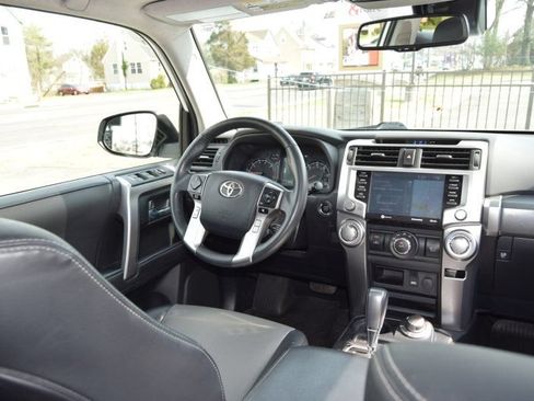 Used 2022 Toyota 4Runner SR5 Premium w/ Moonroof Package AWD/4WD image 22