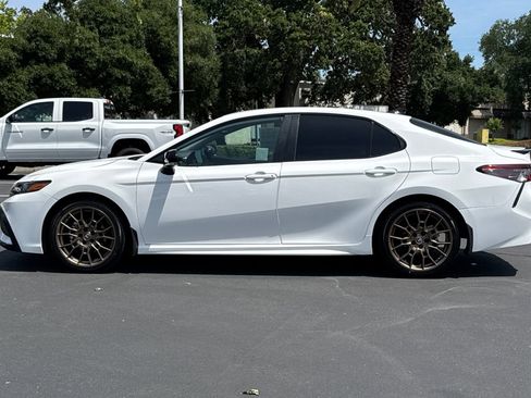 Used 2024 Toyota Camry SE w/ Convenience Package FWD image 6