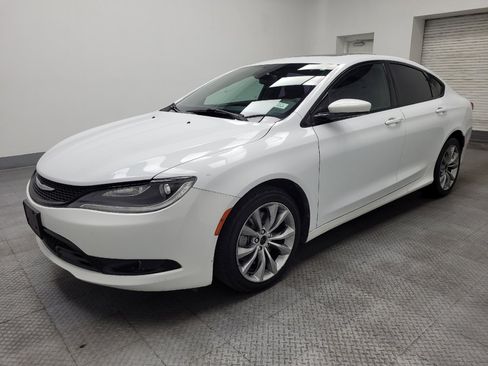 Used 2015 Chrysler 200 S image 2
