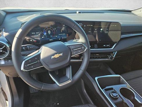 Certified 2026 Chevrolet Equinox LT image 12