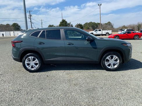 New 2026 Chevrolet Trax LS image 2