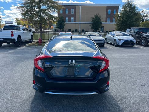 Used 2019 Honda Civic EX image 8