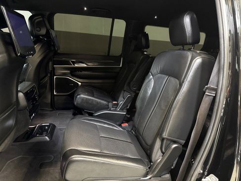 Used 2022 Jeep Wagoneer Series III w/ Rear Seat Video Group 1 image 38