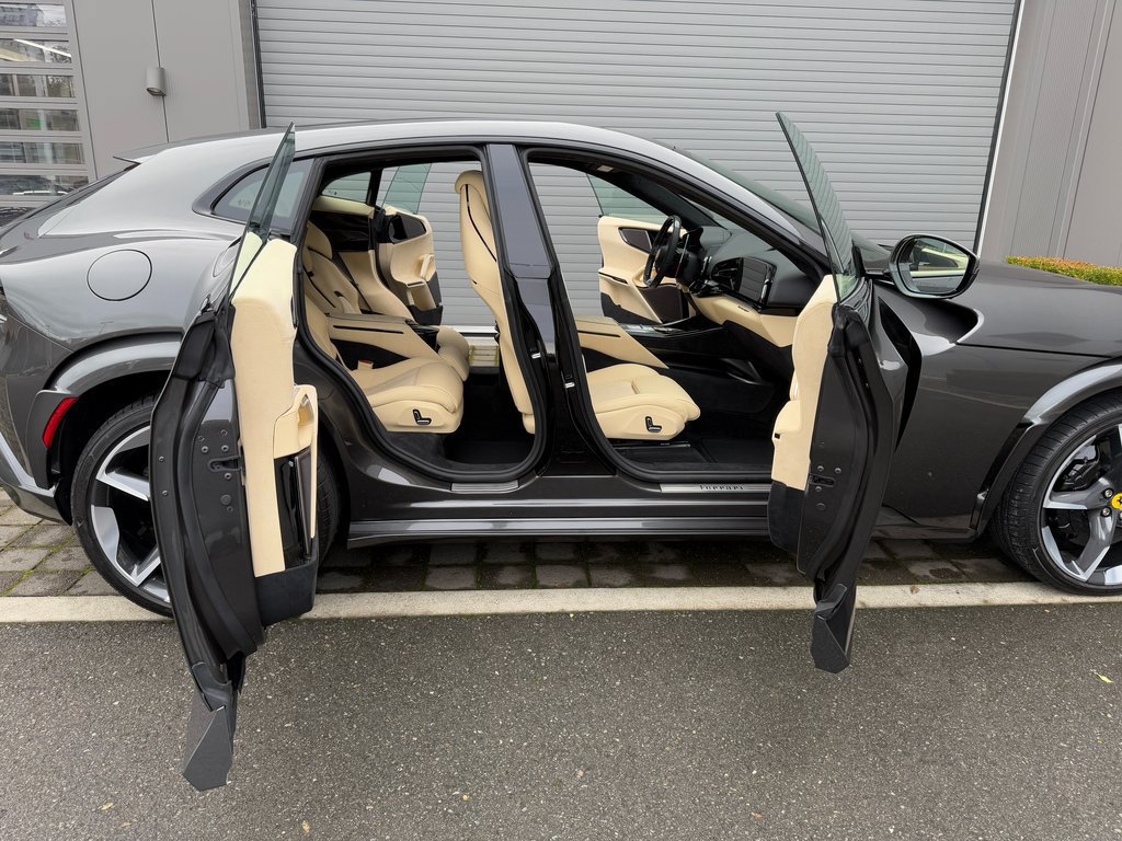 Used 2026 Ferrari Purosangue AWD/4WD image 18