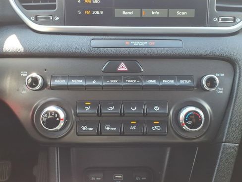 Used 2021 Kia Sportage LX image 17