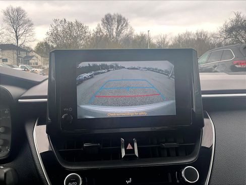 Used 2023 Toyota Corolla LE image 19