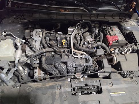 Used 2024 Nissan Altima 2.5 SR FWD image 9