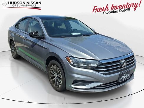 Used 2020 Volkswagen Jetta R-Line FWD image 1
