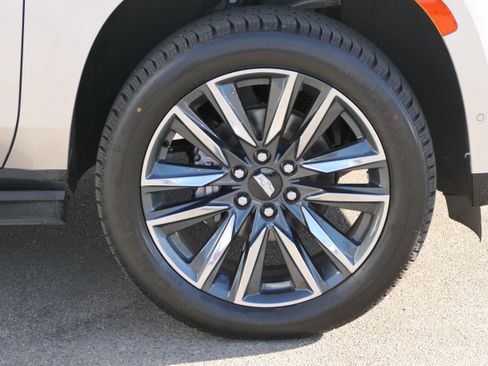 Certified 2022 Cadillac Escalade ESV Sport w/ Touring Package AWD/4WD image 10