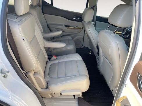 Used 2019 GMC Acadia Denali w/ Technology Package FWD image 29