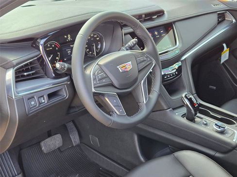 New 2026 Cadillac XT5 Luxury w/ LPO, Floor Liner Package AWD/4WD image 9