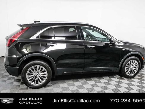 Used 2024 Cadillac XT4 Premium Luxury image 2