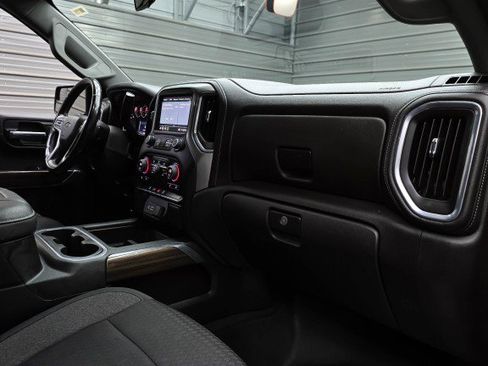 Used 2021 Chevrolet Silverado 1500 LT Trail Boss w/ Bed Protection Package AWD/4WD image 15