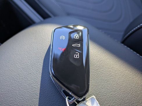 New 2026 Volkswagen Tiguan SE R-Line image 29