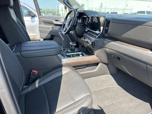 Certified 2025 GMC Sierra 1500 SLT w/ SLT Premium Package RWD image 35