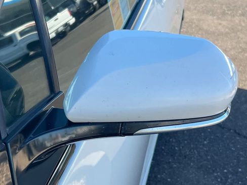 Used 2018 Toyota Prius Prime Plus w/ Carpet Mat Package FWD image 9