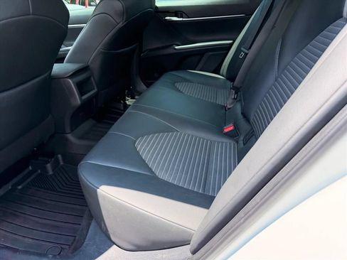 Used 2020 Toyota Camry SE FWD image 13