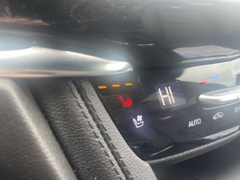 Certified 2023 Cadillac XT6 Sport w/ Technology Package image 30