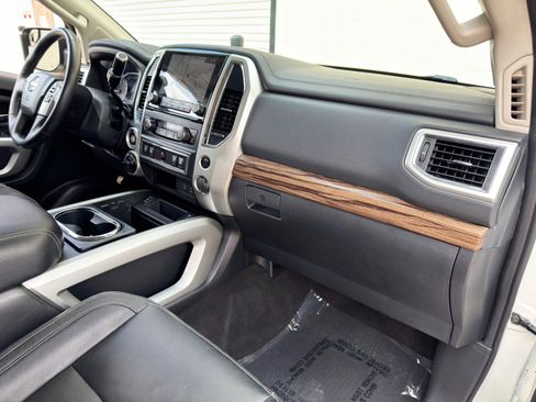 Used 2020 Nissan Titan SL w/ Protection Package 1 AWD/4WD image 13