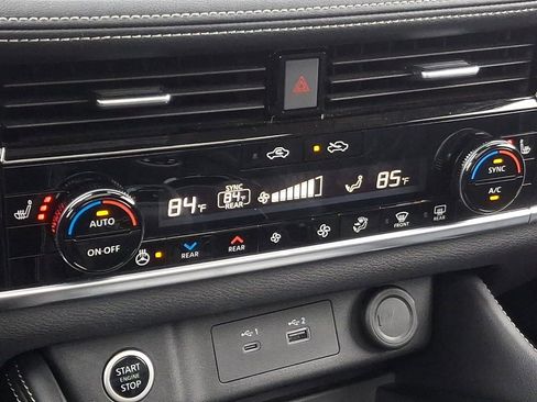 Used 2023 Nissan Rogue Platinum w/ Platinum Premium Package image 16