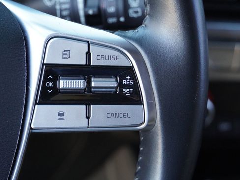 Used 2020 Kia Telluride SX w/ Towing Package image 17