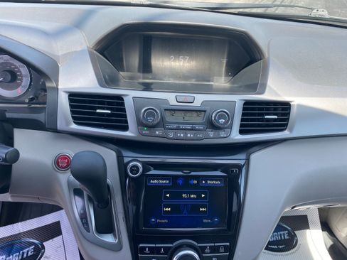 Used 2016 Honda Odyssey SE image 13