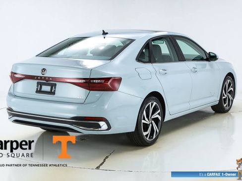 Used 2025 Volkswagen Jetta SEL image 9