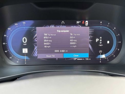 Certified 2024 Volvo XC40 B5 Plus w/ Protection Package Premier image 23