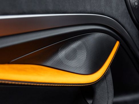 Used 2026 McLaren 750S Spider RWD image 23