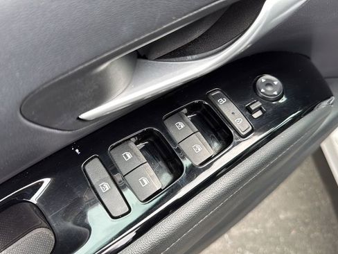 Used 2022 Hyundai Tucson Limited image 25