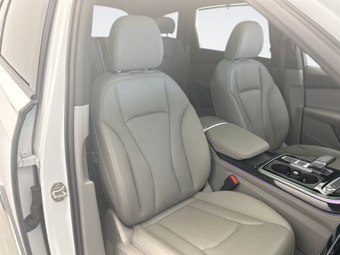 Used 2023 Audi Q7 3.0T Premium Plus AWD/4WD image 18