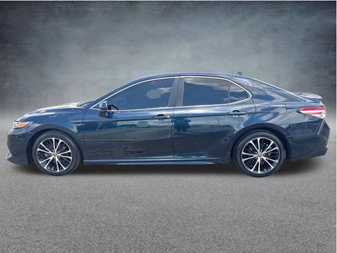 Used 2020 Toyota Camry SE FWD image 6