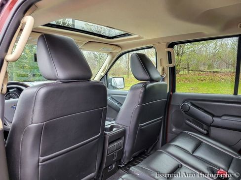 Used 2010 Ford Explorer XLT image 12