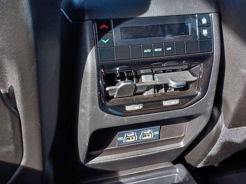 Used 2024 Jeep Grand Cherokee L Laredo image 34