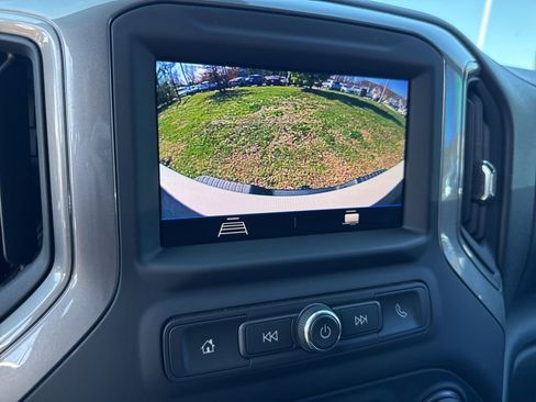 Used 2022 Chevrolet Silverado 2500 Custom w/ Custom Convenience Package image 8