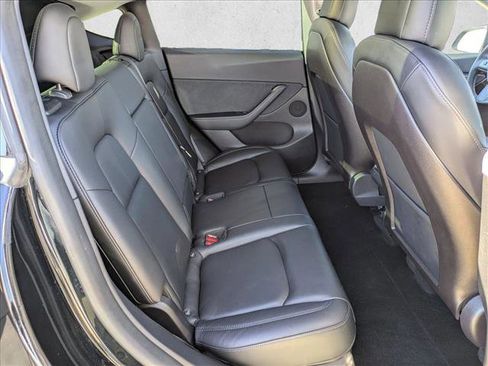Used 2021 Tesla Model Y Long Range image 20