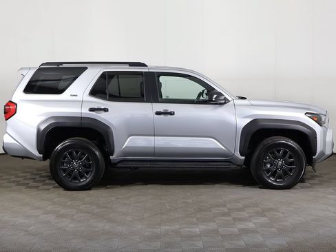 Used 2025 Toyota 4Runner SR5 AWD/4WD image 16