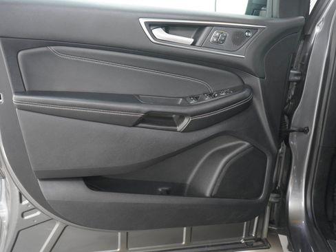 Used 2022 Ford Edge Titanium AWD/4WD image 19