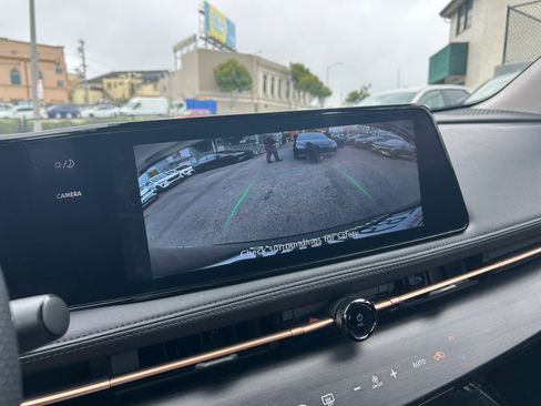 Used 2024 Nissan Ariya FWD image 28