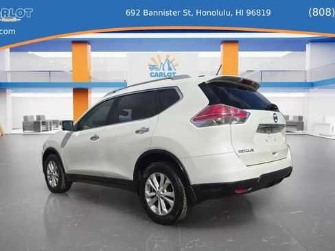 Used 2016 Nissan Rogue SV w/ SV Premium Package image 3