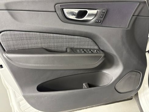 Used 2023 Volvo XC60 B5 Core image 14